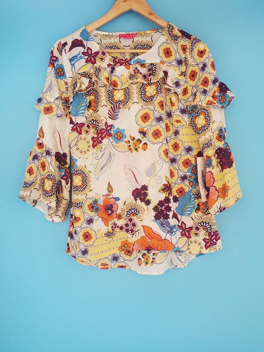 NEW Sunny Leigh Blouse Size Small Floral 3/4 Sleeve